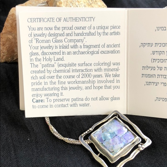 🍒Roman Glass Necklace 🍒 - Picture 6 of 6